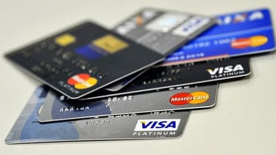 Refletindo Antes de Agir: A Decisão de Cancelar ou Bloquear seu Cartão de Crédito