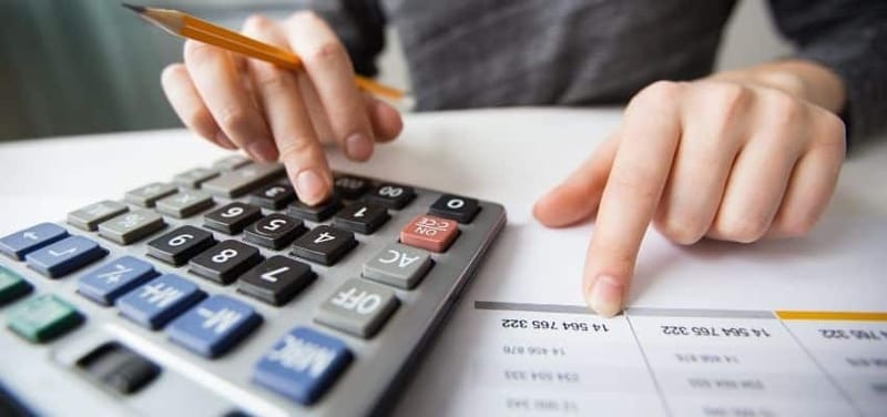 “Quanto eu vou pagar?” Saiba quais são as menores e maiores taxas de juros de empréstimos